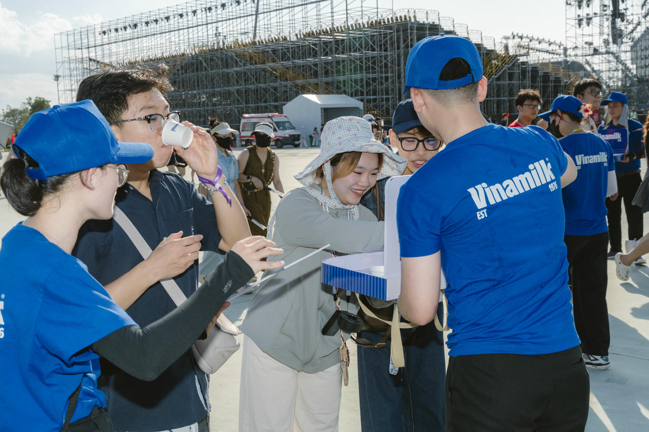 Vinamilk 'quẫy' hết mình cùng 50.000 khán giả tại V-Concert & V-Fest