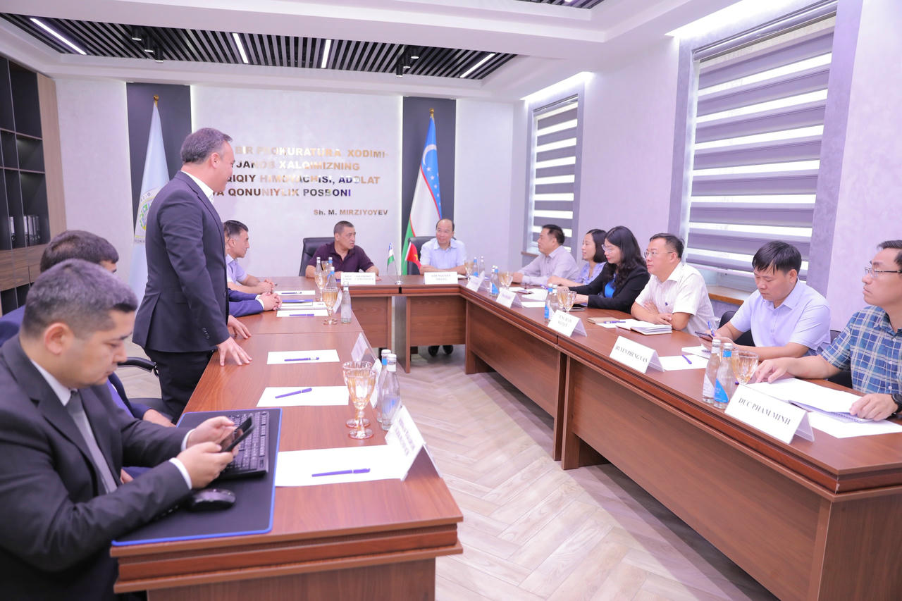Làm việc với Phòng Thi hành án khu vực Tashkent
