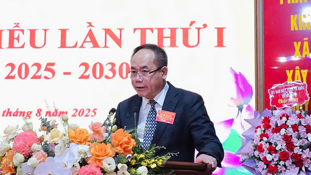 Trung tướng Nguyễn Thanh Tùng - Uỷ viên Ban Thường vụ Thành uỷ, Giám đốc Công an TP Hà Nội phát biểu chỉ đạo tại đại hội.