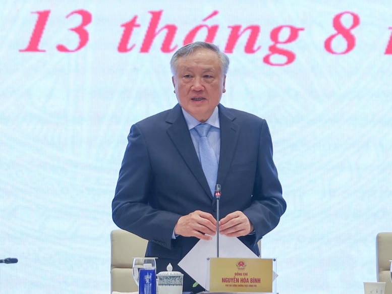 Phó Thủ tướng Thường trực Chính phủ Nguyễn Hoà Bình phát biểu tại hội nghị - Ảnh: VGP/Nhật Bắc