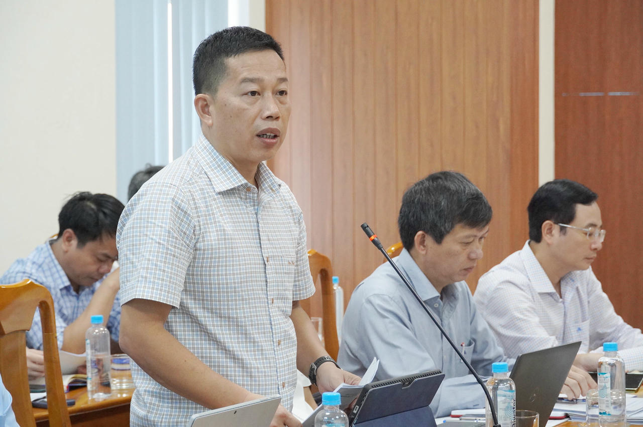 Đại diện Sở KH&CN báo cáo tại buổi làm việc.