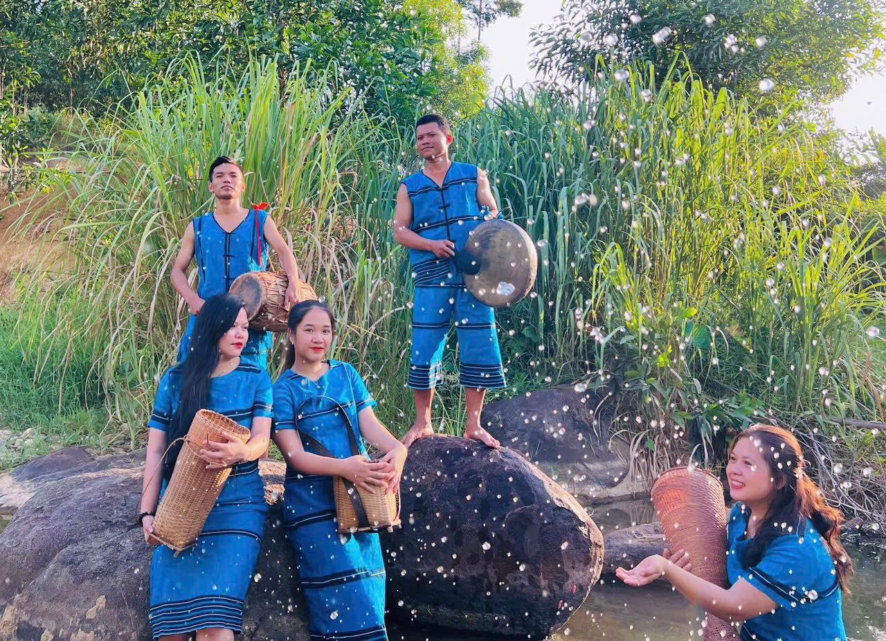 Câu lạc bộ dân ca truyền thống Pa hy hoạt động tích cực nhằm bảo tồn và phát huy các giá trị văn hóa truyền thống.