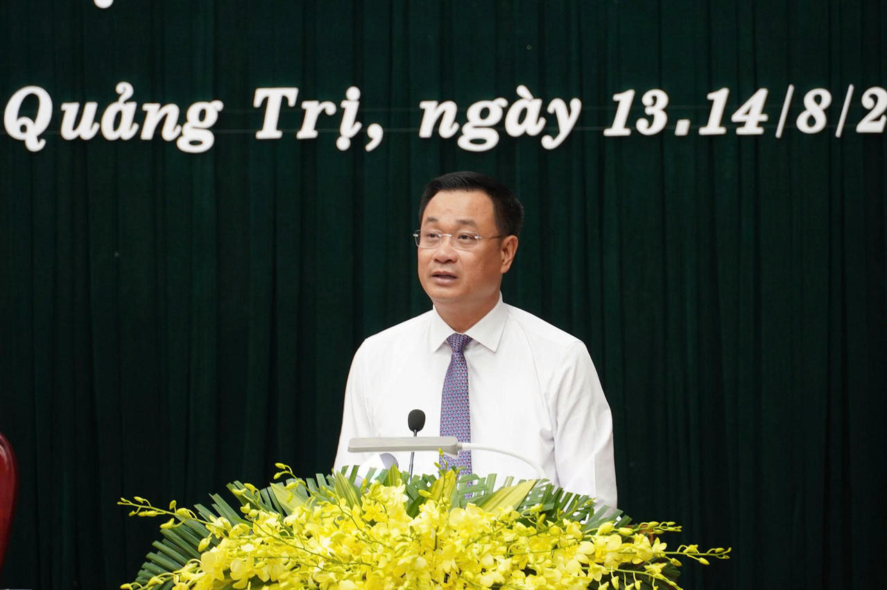 Ông Lê Ngọc Quang, Ủy viên Ban Chấp hành Trung ương Đảng, Bí thư Tỉnh ủy phát biểu chỉ đạo tại kỳ họp.