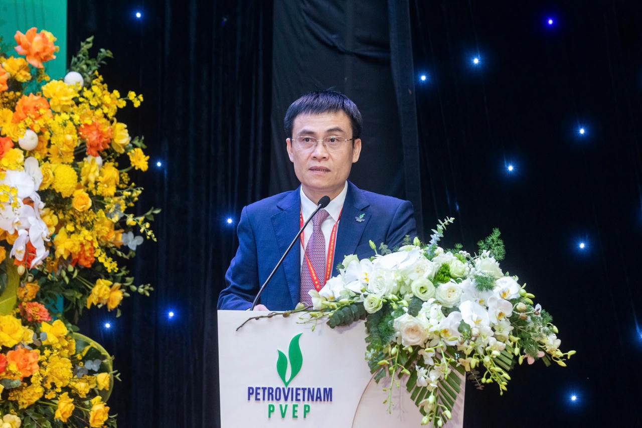 Ông Trương Quốc Lâm - Bí thư Đảng ủy, Chủ tịch HĐTV PVEP: Ngay từ đầu năm, Đảng ủy PVEP đã ban hành Nghị quyết về lãnh đạo thực hiện nhiệm vụ công tác năm 2025, trong đó tập trung ưu tiên mọi nguồn lực cho đầu tư tìm kiếm, thăm dò và khai thác dầu khí.