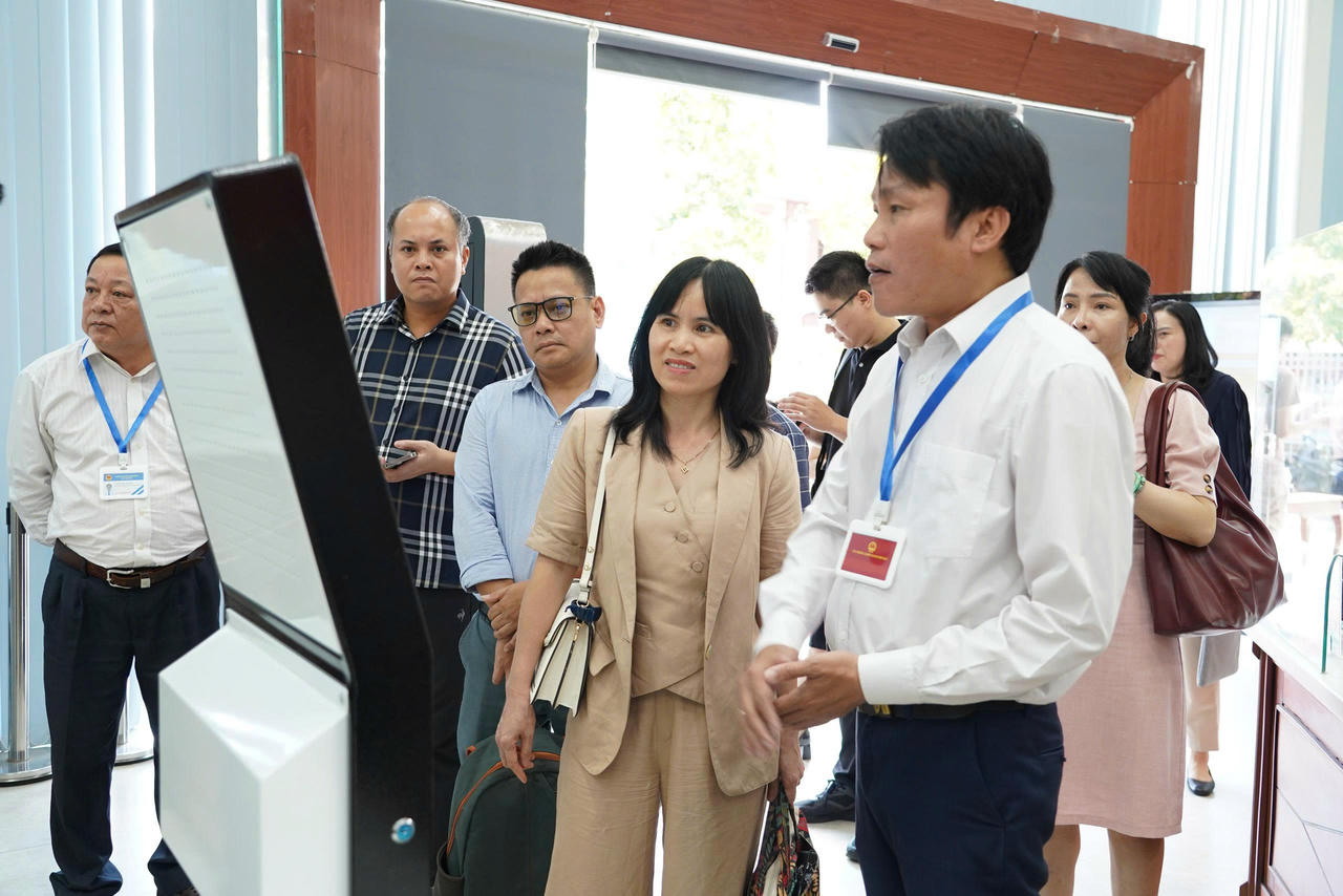 Gắn khoa học - công nghệ, đổi mới sáng tạo, chuyển đổi số vào từng thủ tục hành chính