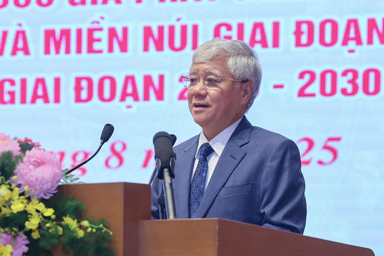 Chủ tịch Ủy ban Trung ương MTTQ Việt Nam Đỗ Văn Chiến phát biểu tại hội nghị - Ảnh: VGP/Nhật Bắc