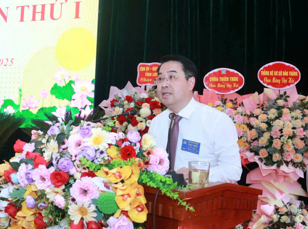 Ông Nguyễn Tuấn Anh, Phó Bí thư Tỉnh ủy Lào Cai phát biểu chỉ đạo tại Đại hội.