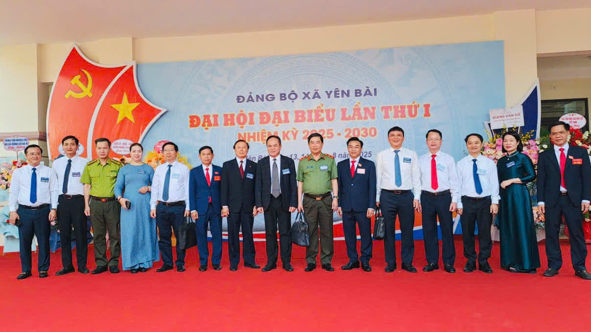 Các đại biểu chụp ảnh kỷ niệm tại Đại hội.