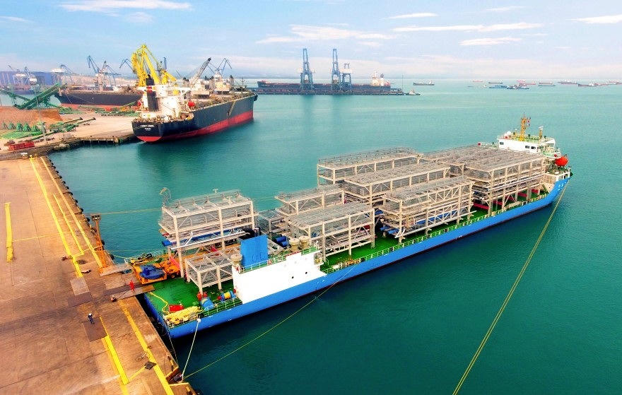 Liên kết cảng Dung Quất với sân bay Chu Lai, tối ưu chuỗi cung ứng và vận chuyển.