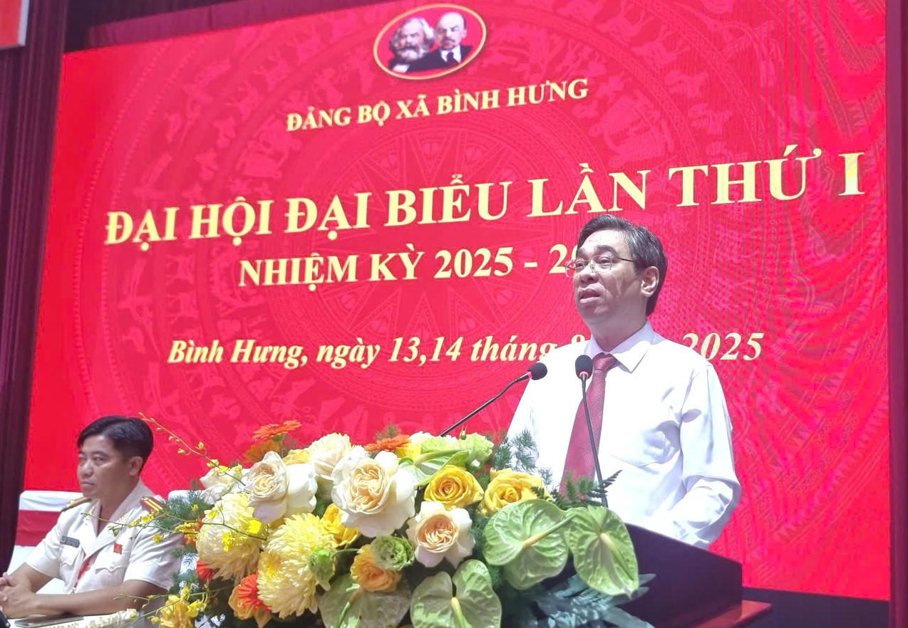 Đồng chí Nguyễn Phước Lộc - Phó Bí thư Thành ủy, Chủ tịch Ủy ban MTTQ TP. Hồ Chí Minh phát biểu chỉ đạo Đại hội.