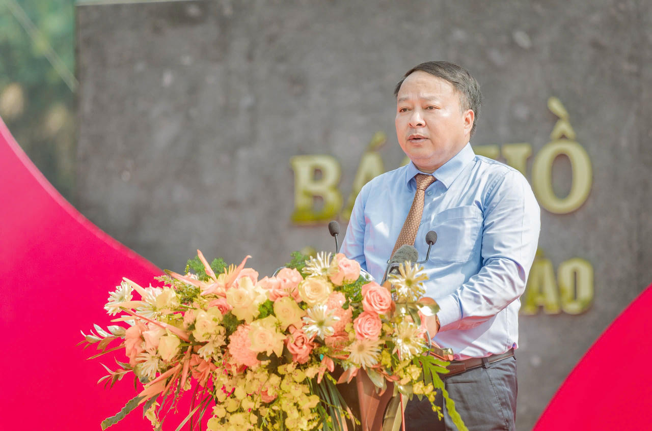 Chủ tịch UBND tỉnh Tuyên Quang khai mạc mạc lễ kỷ niệm. Ảnh: Nguyên Đức.