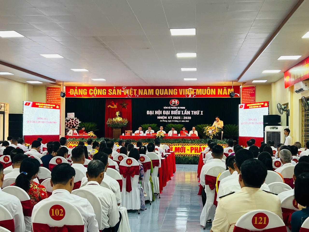  Phiên trù bị có 160 đại biểu, đại diện cho 51 chi bộ, đảng bộ trực thuộc và hơn 1.129 đảng viên trong toàn Đảng bộ.