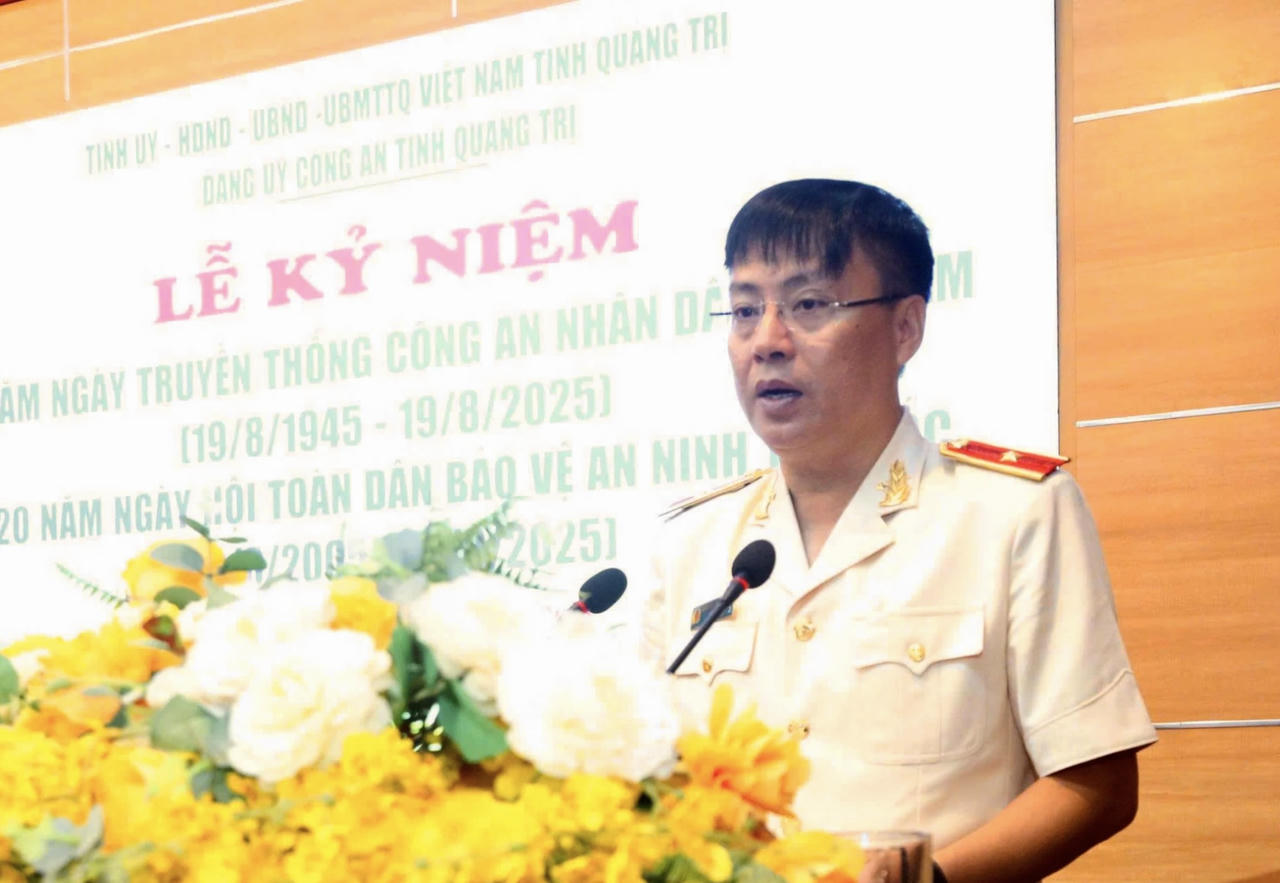 Thiếu tướng Nguyễn Thanh Liêm, Ủy viên Ban Thường vụ Tỉnh ủy, Bí thư Đảng ủy, Giám đốc Công an tỉnh phát biểu tại Lễ kỷ niệm.