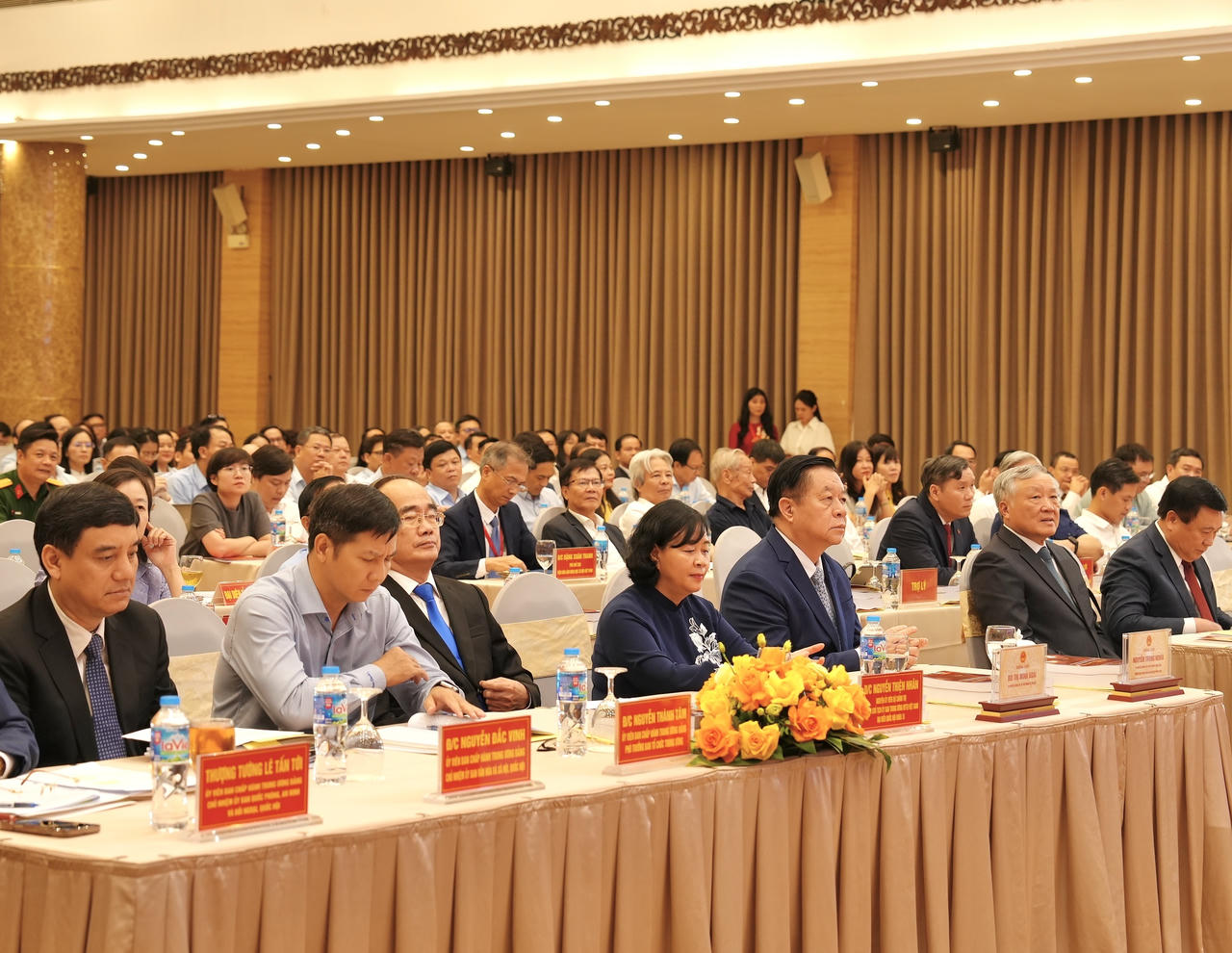 Các đại biểu dự Hội thảo.