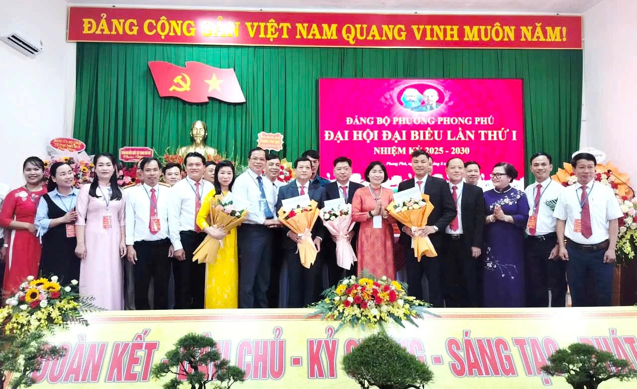 Ra mắt Ban Chấp hành Đảng bộ phường Phong Phú nhiệm kỳ 2025 - 2030.