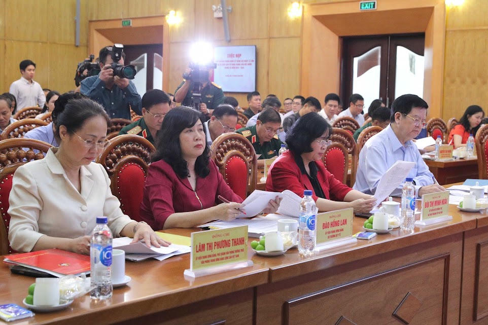 Các đại biểu tại cuộc họp.