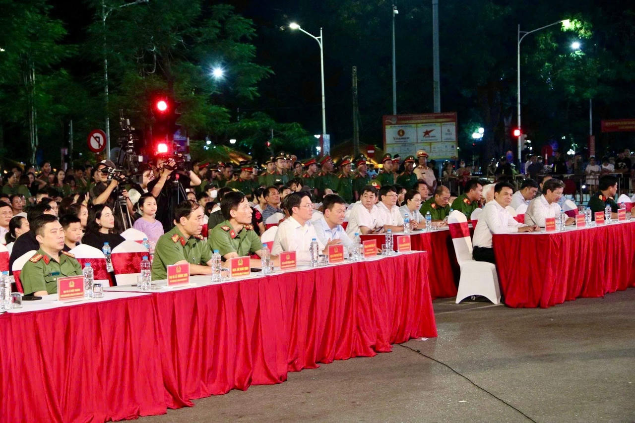 Hải Phòng tổ chức chương trình nghệ thuật kỷ niệm 80 năm Ngày truyền thống Công an nhân dân
Hải Phòng tổ chức chương trình nghệ thuật kỷ niệm 80 năm Ngày truyền thống Công an nhân dân