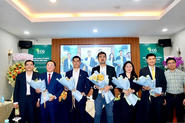 5 thành viên HĐQT nhiệm kỳ 2025 - 2030 của BCG Energy ra mắt đại hội.