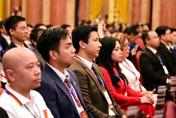 Đãi ngộ vượt khung để “gọi tên” nhân tài