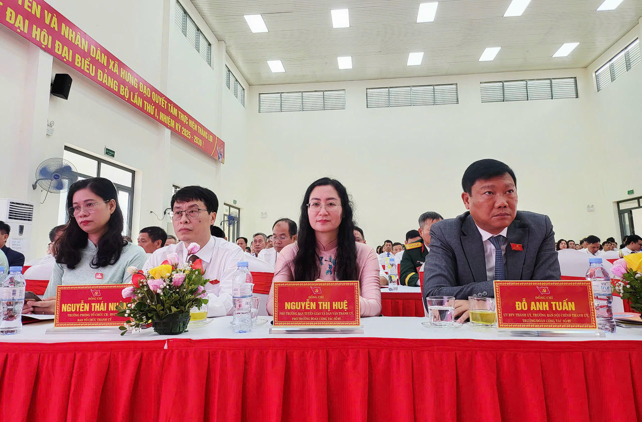 Đồng chí Đỗ Anh Tuấn, Ủy viên BTV Thành ủy, Trưởng ban Nội chính Thành ủy Hà Nội và các đại biểu dự, chỉ đạo Đại hội.