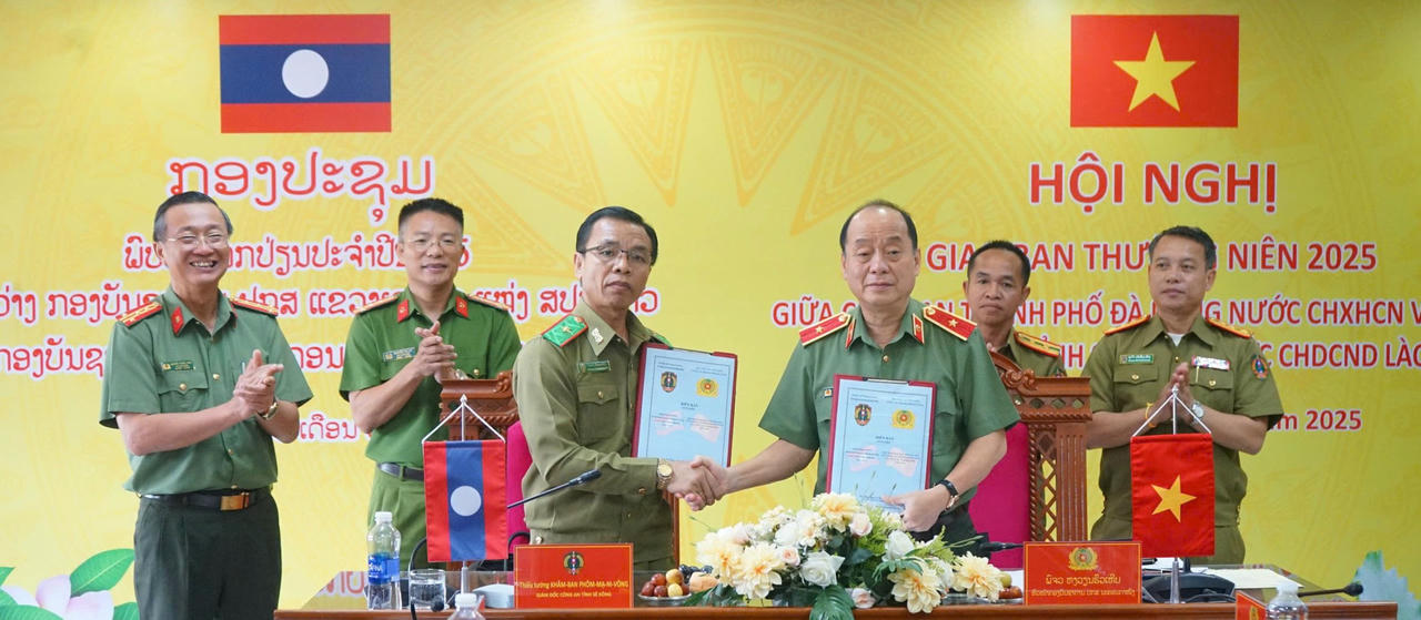 Lãnh đạo Công an TP Đà Nẵng và Công an tỉnh Sê Kông (Lào) ký kết Biên bản ghi nhớ hợp tác năm 2025.