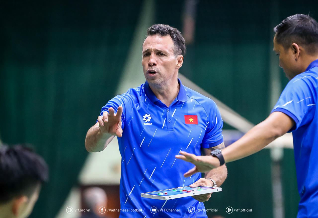 HLV Diego Giustozzi đang hướng tới mục tiêu cạnh tranh vé dự Vòng chung kết futsal châu lục.

