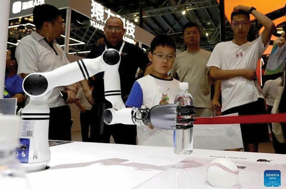 Các quốc gia “tăng tốc” trong cuộc đua chiêu mộ nhân tài toàn cầu