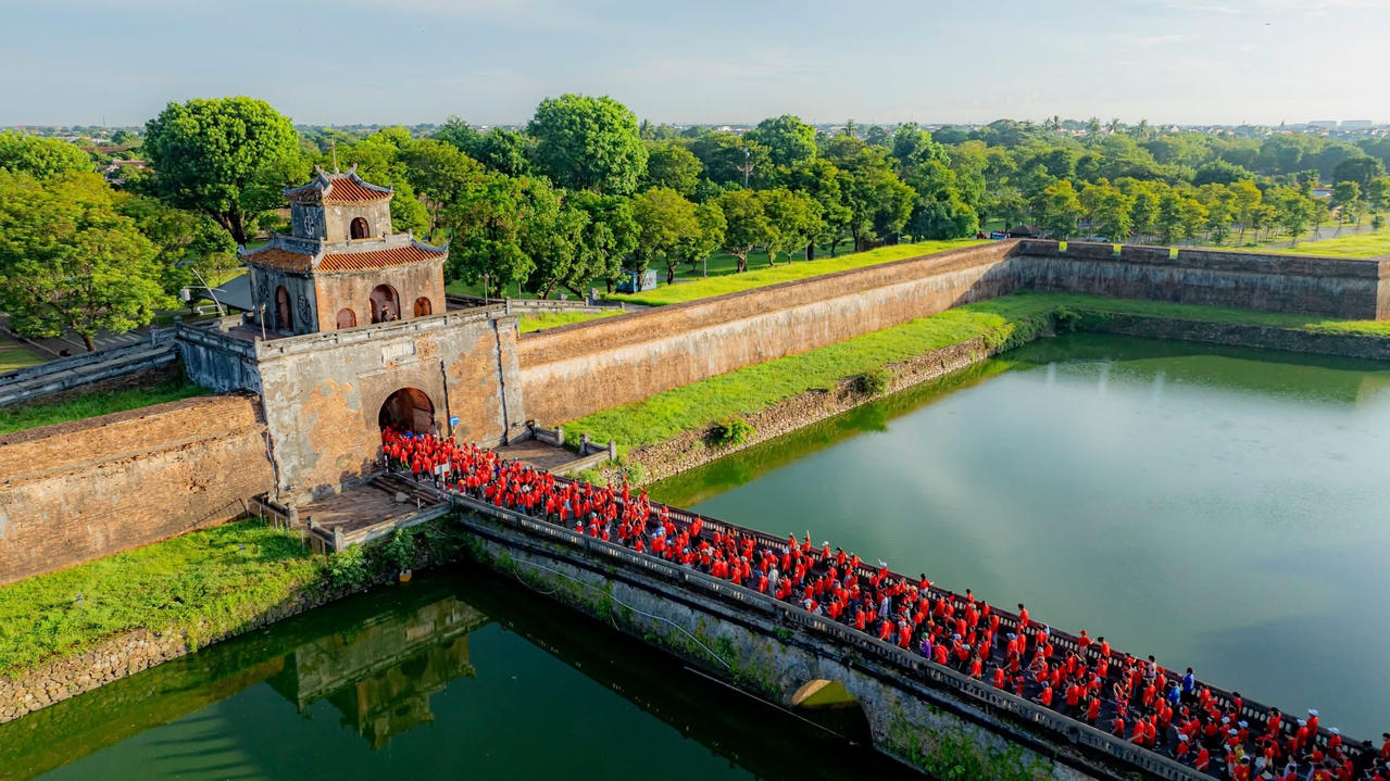 Không khí sôi động tại TP Huế trong sự kiện đi bộ toàn quốc.