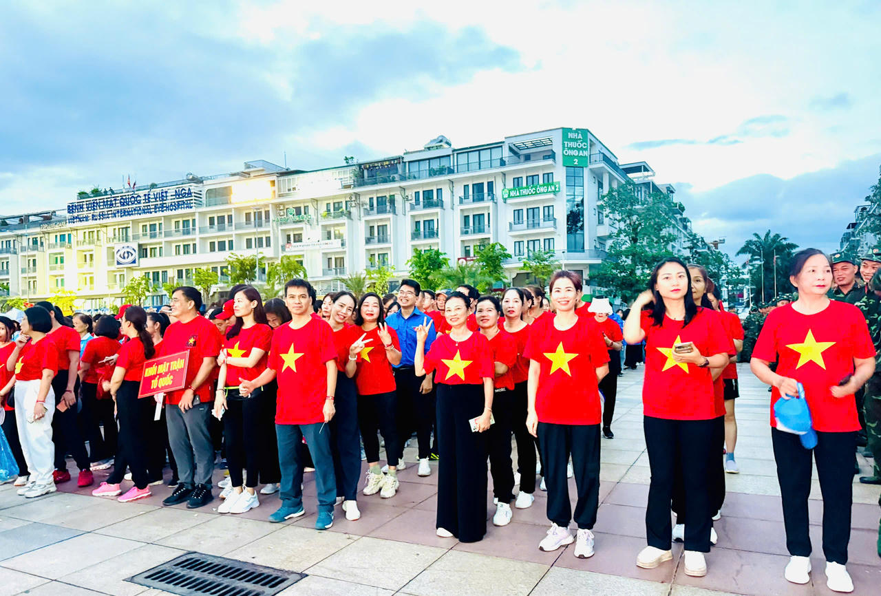 Sự kiện vừa là hoạt động thể chất, vừa thể hiện tinh thần đoàn kết của mọi tầng lớp Nhân dân.