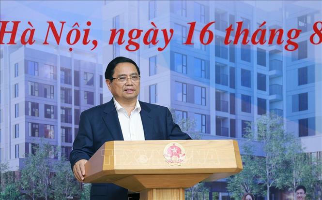 Thủ tướng Phạm Minh Chính chủ trì Hội nghị sơ kết việc thực hiện chỉ tiêu phát triển nhà ở xã hội 07 tháng đầu năm 2025. Ảnh: Dương Giang/TTXVN