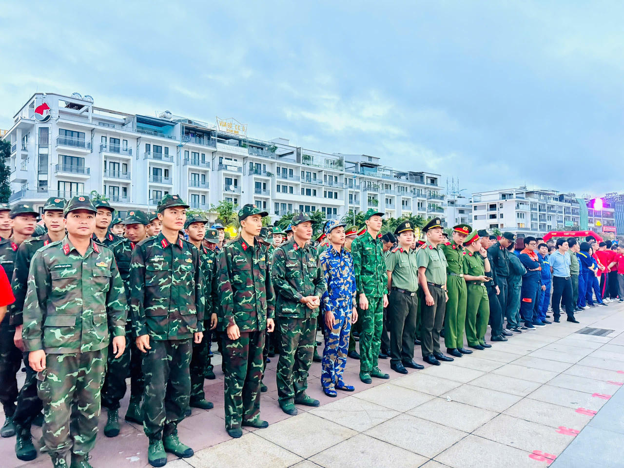 Lực lượng vũ trang tỉnh Quảng Ninh tham gia hưởng ứng sự kiện.