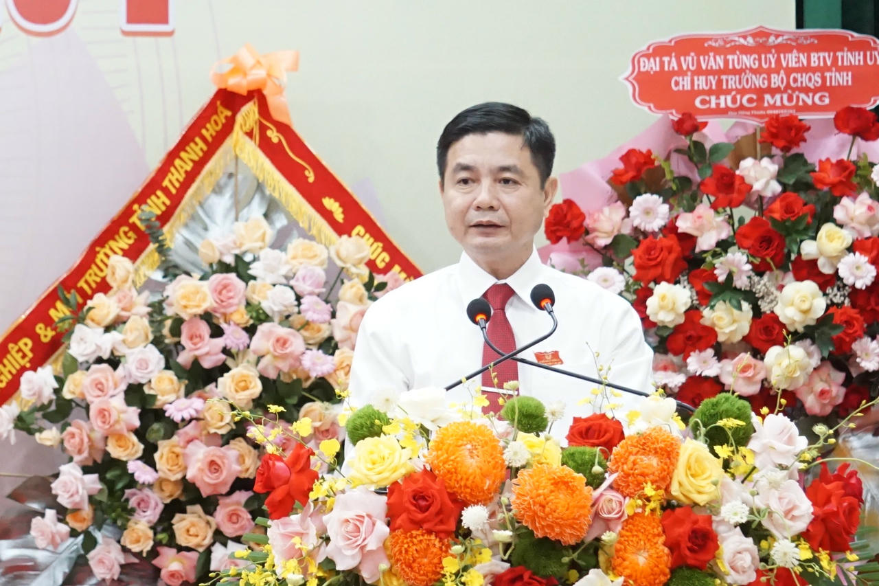 Ông Lê Văn Thông, Bí thư Đảng ủy xã Trường Lâm phát biểu khai mạc Đại hội. (Ảnh: P. Dương)