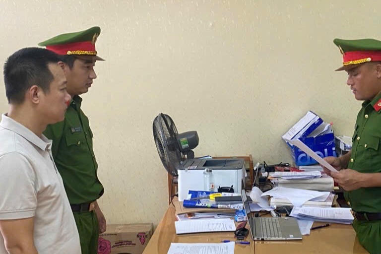 Khởi tố 3 đối tượng mua bán trái phép hóa đơn hơn 11 tỷ đồng
