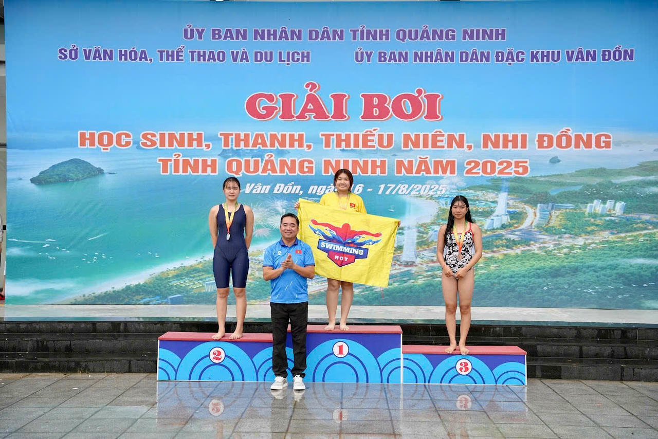 Giải Bơi Học sinh, Thanh, Thiếu niên, Nhi đồng tỉnh Quảng Ninh năm nay thu hút gần 250 vận động viên.