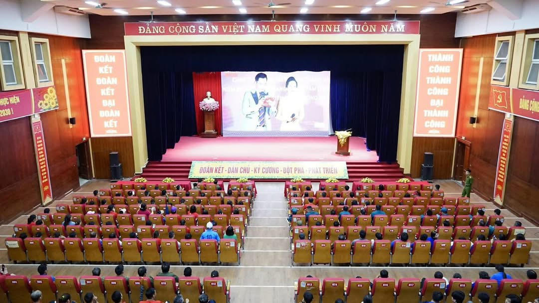 Tại xã Bắc Hà: Hơn 300 người tham gia đi bộ hưởng ứng hoạt động “Cùng Việt Nam tiến bước”