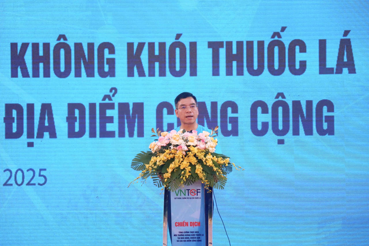 TS.BS. Hà Anh Đức – Phó Chủ tịch Hội đồng Y khoa Quốc gia, Cục trưởng Cục Quản lý Khám, chữa bệnh, Giám đốc Quỹ Phòng, chống tác hại của thuốc lá (Bộ Y tế) phát biểu tại lễ phát động.
