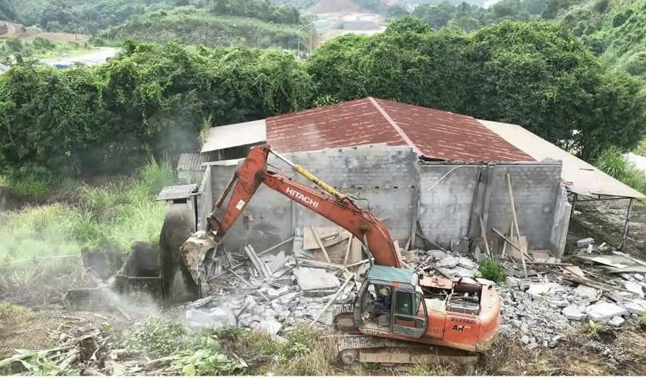 Bát Xát (Lào Cai) vận động, thuyết phục người dân bàn giao đất đã có quyết định thu hồi 