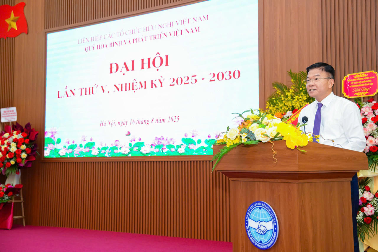 Phó Thủ tướng Lê Thành Long tới dự và phát biểu tại Đại hội.