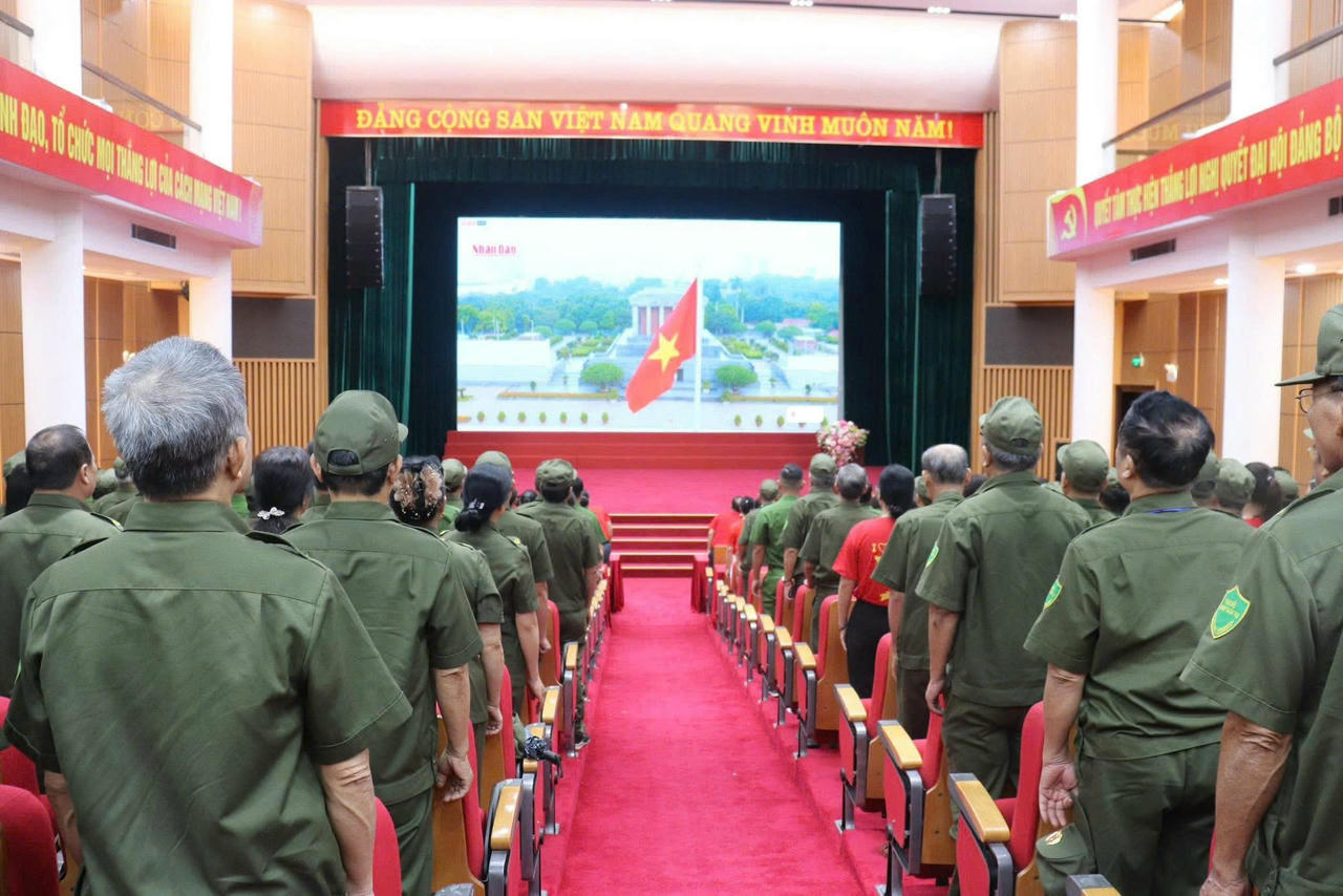 Tại phường Lào Cai: Gần 800 tham gia hưởng ứng hoạt đi bộ “Cùng Việt Nam tiến bước”