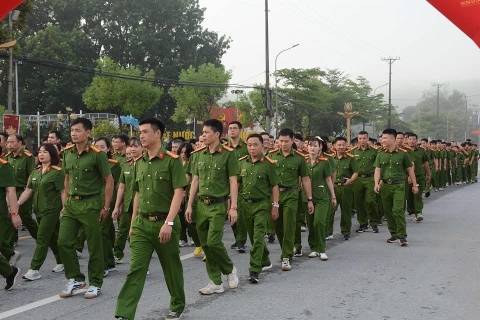 Đây là hoạt động ý nghĩa chào mừng kỷ niệm 80 năm Cách mạng Tháng Tám, Quốc khánh 2/9, 80 năm Ngày truyền thống Công an nhân dân Việt Nam và 20 năm Ngày hội Toàn dân bảo vệ an ninh Tổ quốc. Đồng thời, lan tỏa thông điệp rèn luyện sức khỏe, đoàn kết cộng đồng và bảo vệ môi trường.