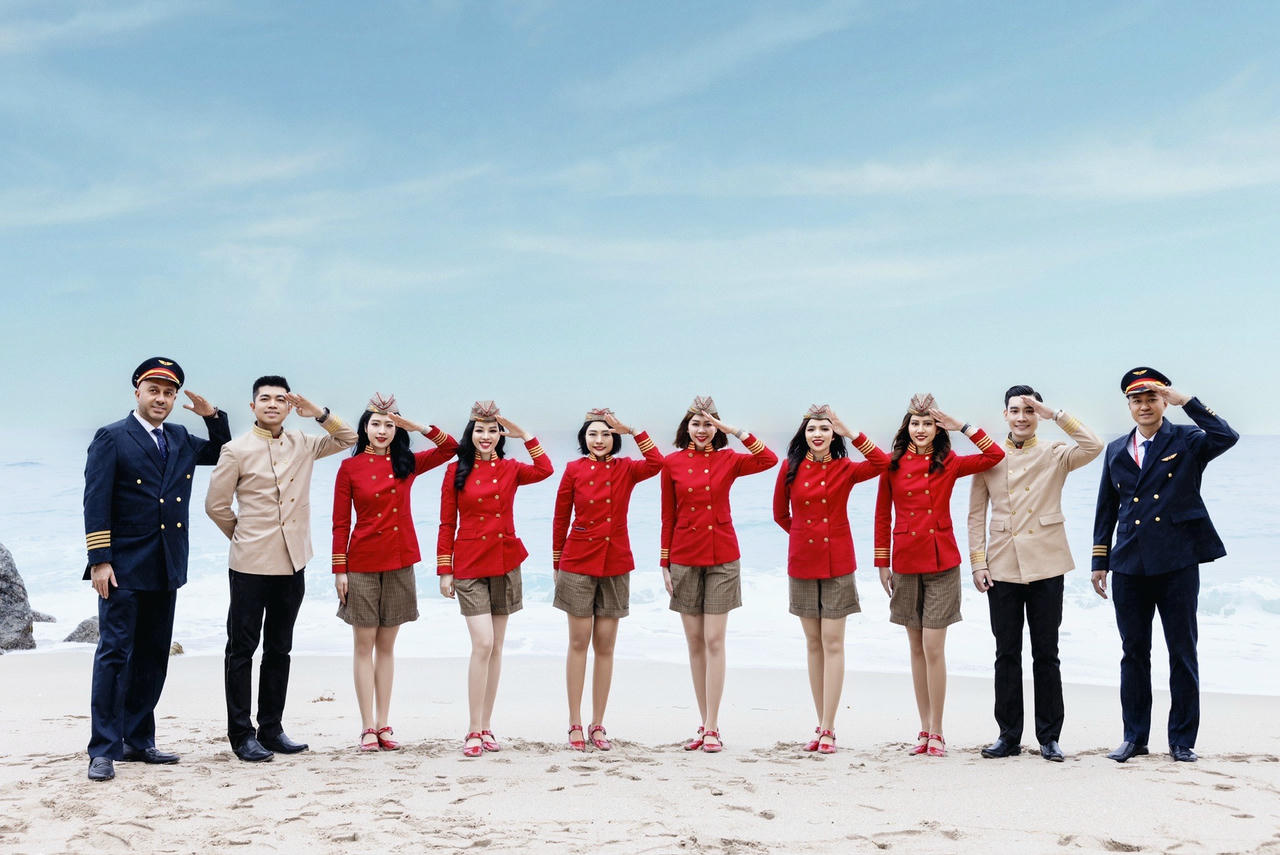 Đội ngũ trẻ trung, năng động của Vietjet – biểu tượng cho văn hóa doanh nghiệp cởi mở, truyền cảm hứng.