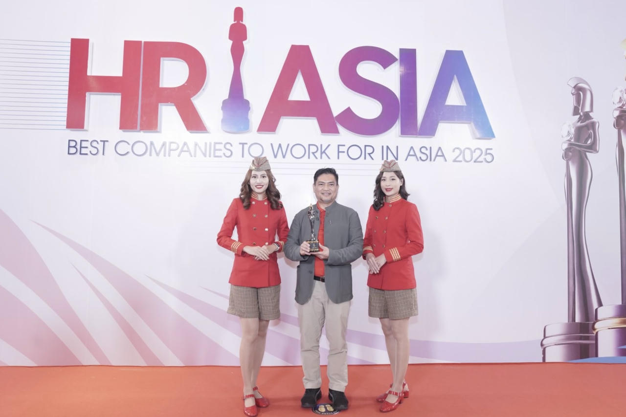 Đại diện Vietjet nhận giải thưởng “Nơi làm việc tốt nhất Châu Á 2025” khẳng định môi trường làm việc quốc tế và chuyên nghiệp.