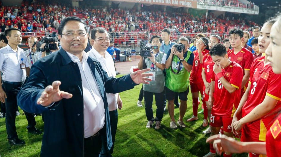 Thủ tướng Chính phủ Phạm Minh Chính động viên đội tuyển bóng đá nữ Việt Nam
