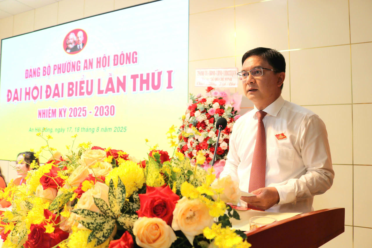 Ông Nguyễn Mạnh Cường - Phó Chủ tịch UBND TP HCM phát biểu chỉ đạo tại Đại hội Đảng bộ phường An Hội Đông (Ảnh: Bùi Yên)