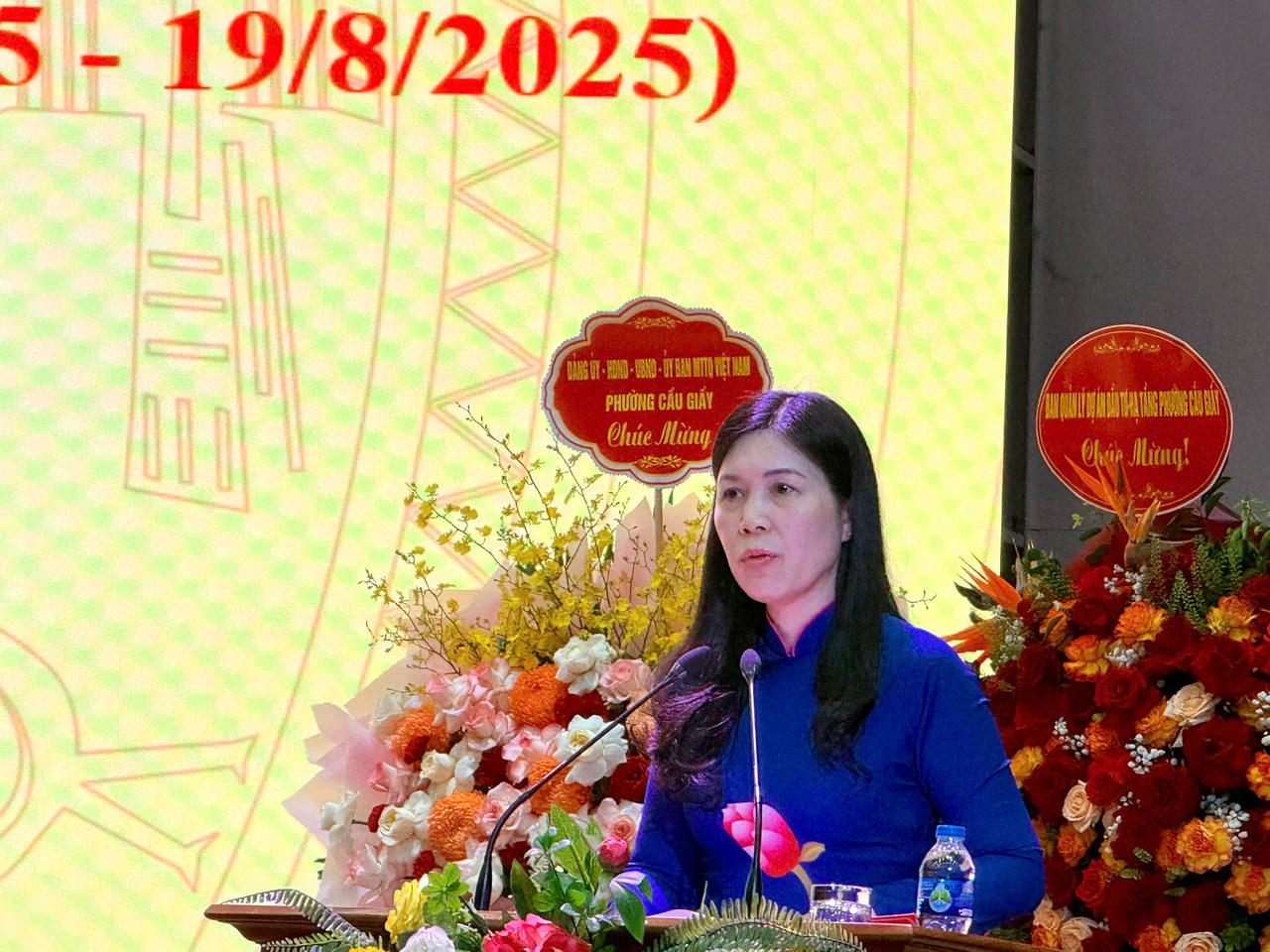 Bà Trần Thị Phương Hoa, Thành ủy viên, Bí thư Đảng ủy, Chủ tịch HĐND phường Cầu Giấy phát biểu tại Lễ kỷ niệm