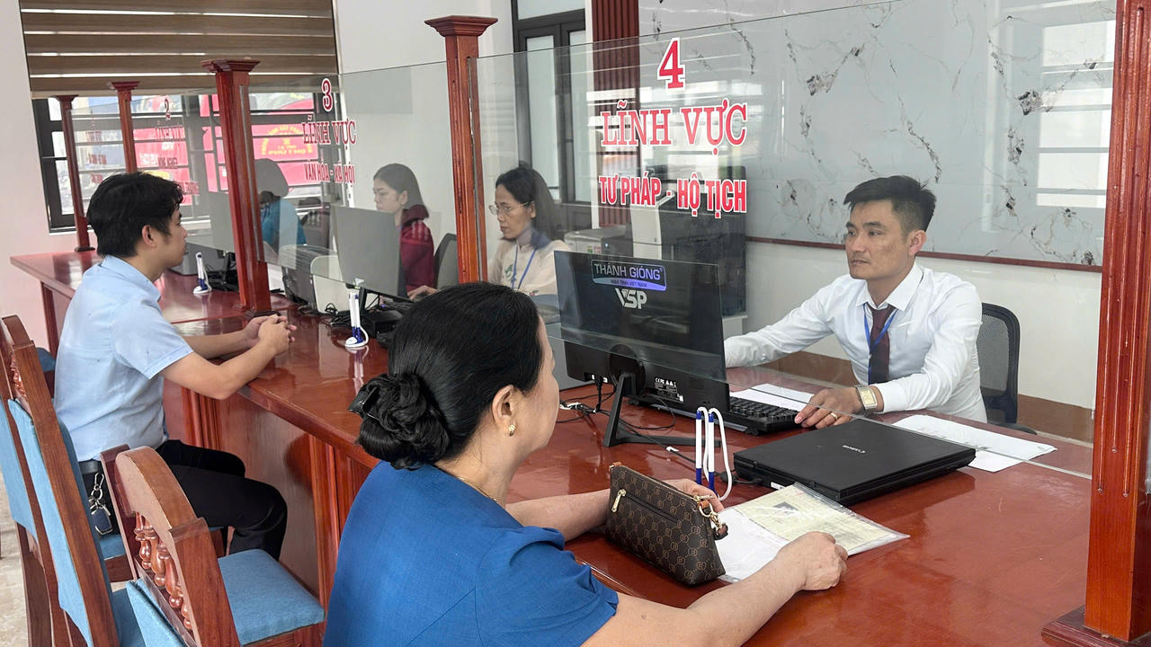 Hạ tầng công nghệ và sự phối hợp giữa các cơ quan vẫn là thách thức của công tác hộ tịch. Ảnh: Ngọc Phúc