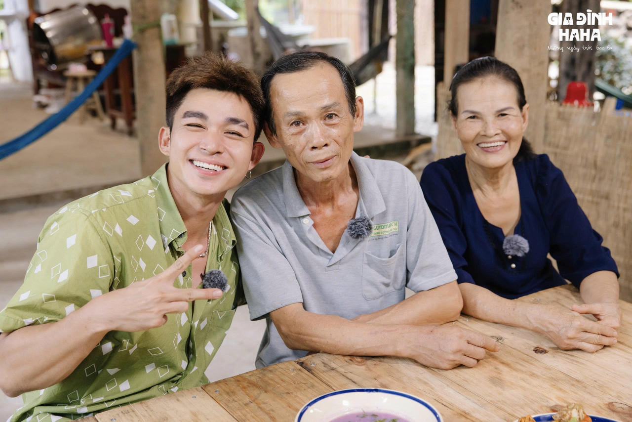 Vợ chồng cô chú Chín Cường ở chặng miền Tây (Bến Tre) (ảnh BTC).