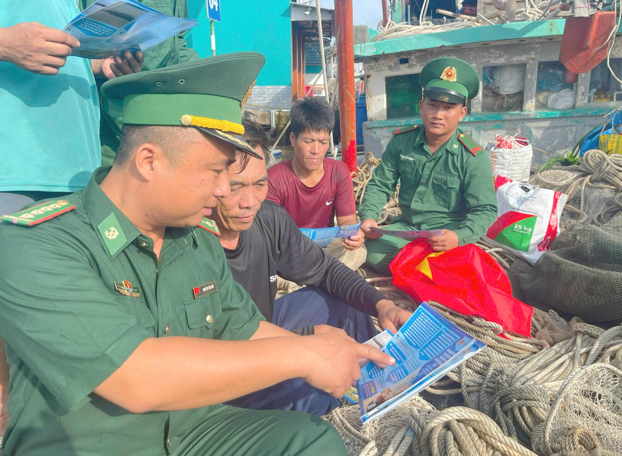 Lực lượng Biên phòng đẩy mạnh tuyên truyền, mở đợt cao điểm chống khai thác thủy sản IUU.
