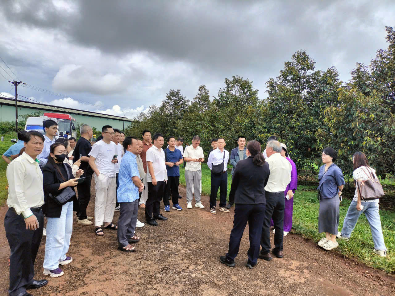 Các doanh nghiệp tham quan thực tế.