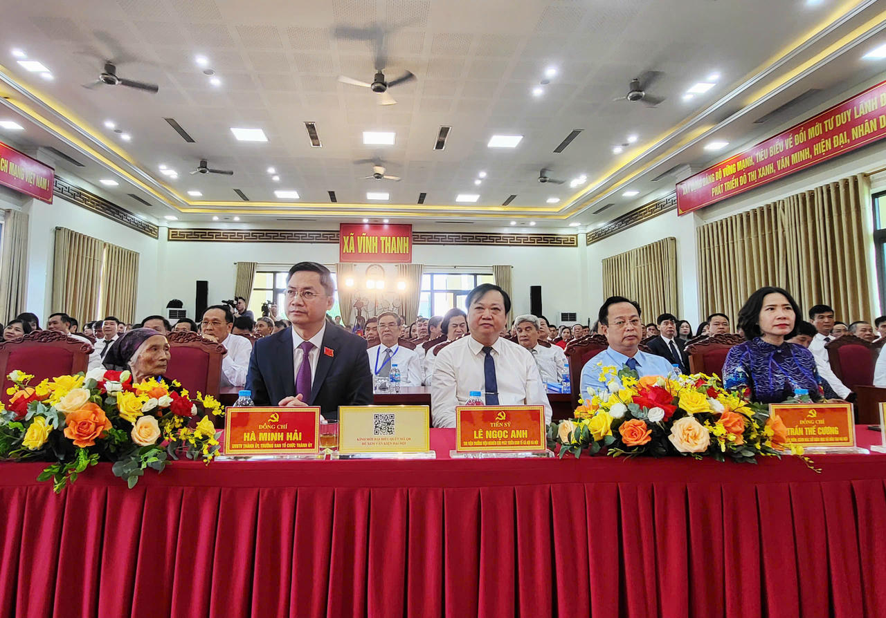 Đồng chí Hà Minh Hải - Trưởng Ban tổ chức Thành ủy Hà Nội cùng lãnh đạo các Sở ban ngành cùng Đoàn công tác số 8 tham dự Đại hội.